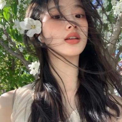奇怪的她